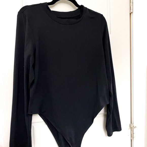 Good American crew neck bodysuit - Picture 6 of 9